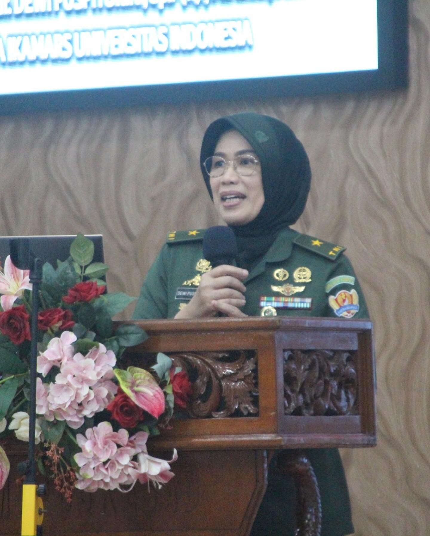 dr dewi tentara
